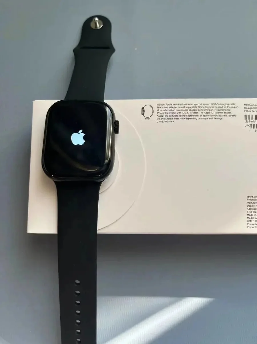 Apple Watch Series 9 Black Sport Band